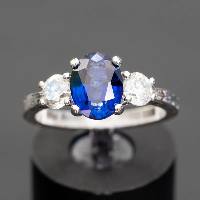 Aline - 2.50 carat natural sapphire ring with 0.80 carat natural diamonds