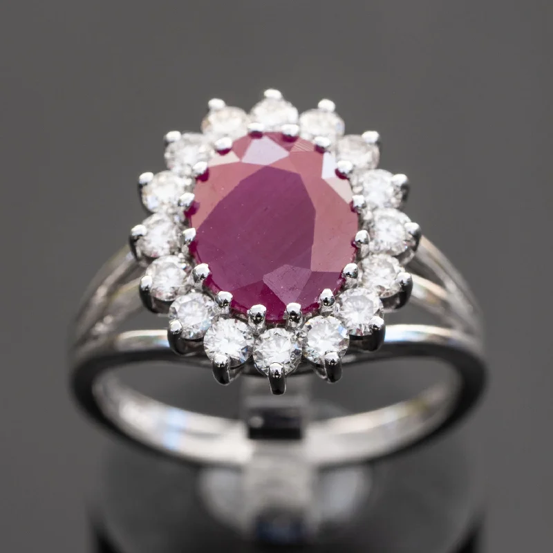 Lizette - 3.40 carat natural ruby ring with 0.85 carat natural diamonds