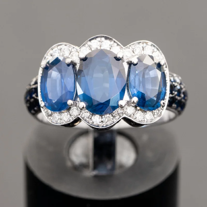 Blisse - 4.23 carat sapphire ring with 0.29 carat natural diamonds