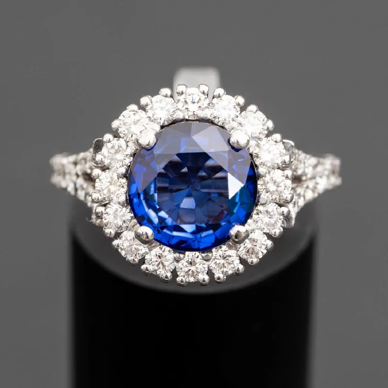 Renée - 5.00 carat round sapphire ring with 1.56 carat natural diamonds