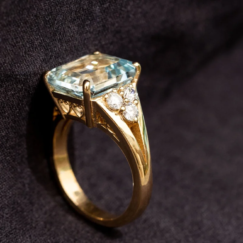 Joséphine - 6.00 carat natural aquamarine ring with 0.60 carat natural diamonds