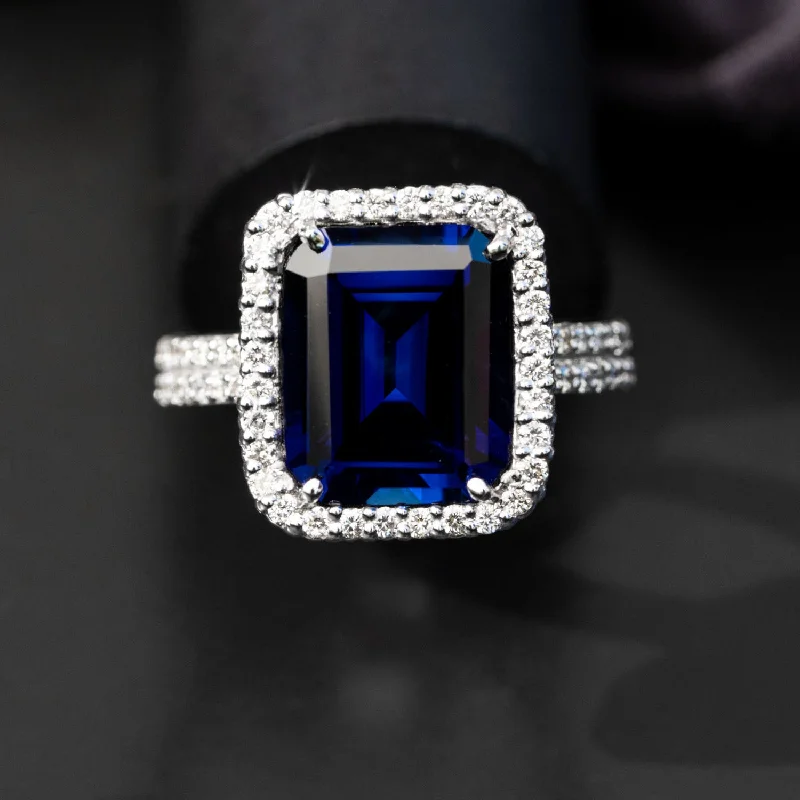 Nicollete - 7.97 carat emerald sapphire ring with 0.77 carat natural diamonds