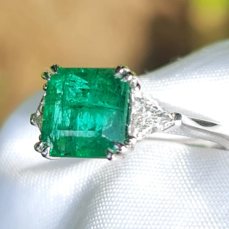 Eden - 2.96 carat natural green emerald ring with 0.48 carat natural diamond