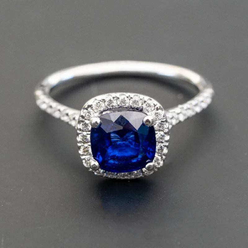 Elena - 1.80 carat sapphire ring with 0.40 carat natural diamonds