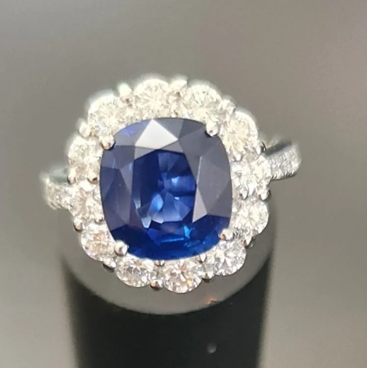 Maria- GRS Certificate - 4.39 carat natural royal blue sapphire ring 1.65 carat natural diamonds