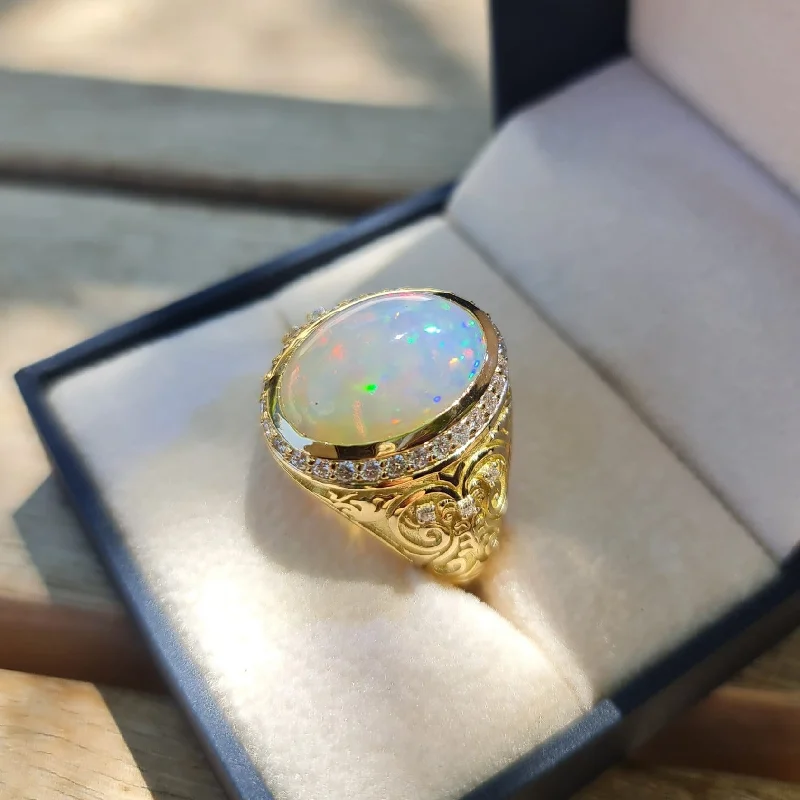 Leo - 10.00 carat natural Opal ring with 1.20 carat natural diamonds Yellow Gold