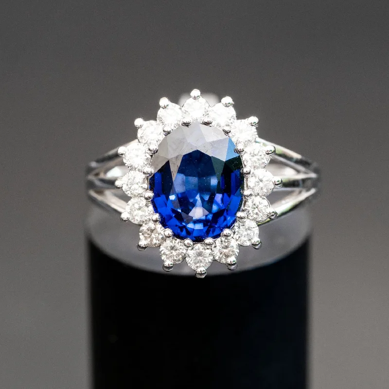 Diana - 3.00 carat sapphire ring with 0.75 carat natural diamonds