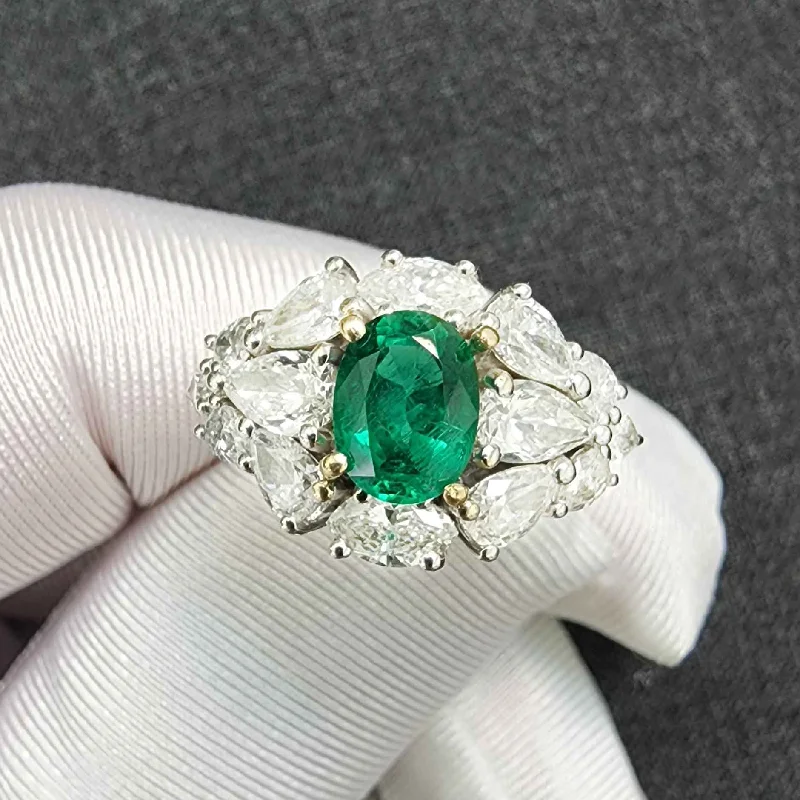 Vered - 1.10 carat natural green emerald ring with 2.13 carat natural diamond